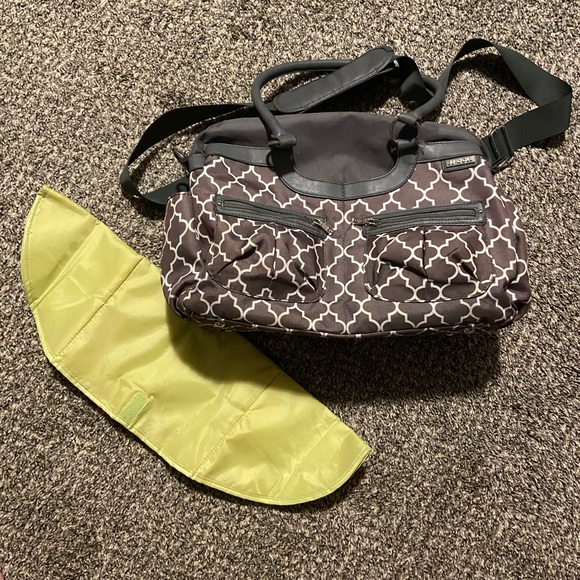 JJ Cole Diaper Bag - Picture 4 of 4